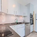 Apartamento Charming With Parking And Balcony. *