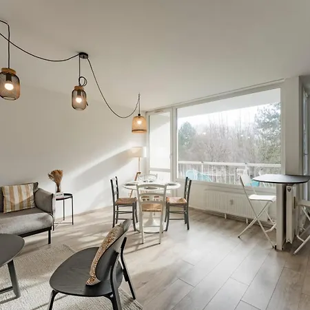 Charming With Parking And Balcony. Daire La Madeleine (Nord)